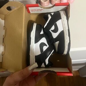 Panda dunks
